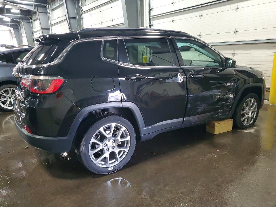 Photo 3 from auction – 2022 JEEP COMPASS with VIN 3C4NJDFB1NT117972