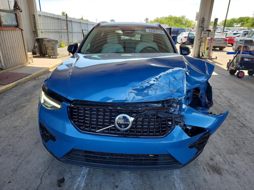 Photo 5 from auction – 2023 VOLVO XC40 with VIN YV4L12UW7P2007950