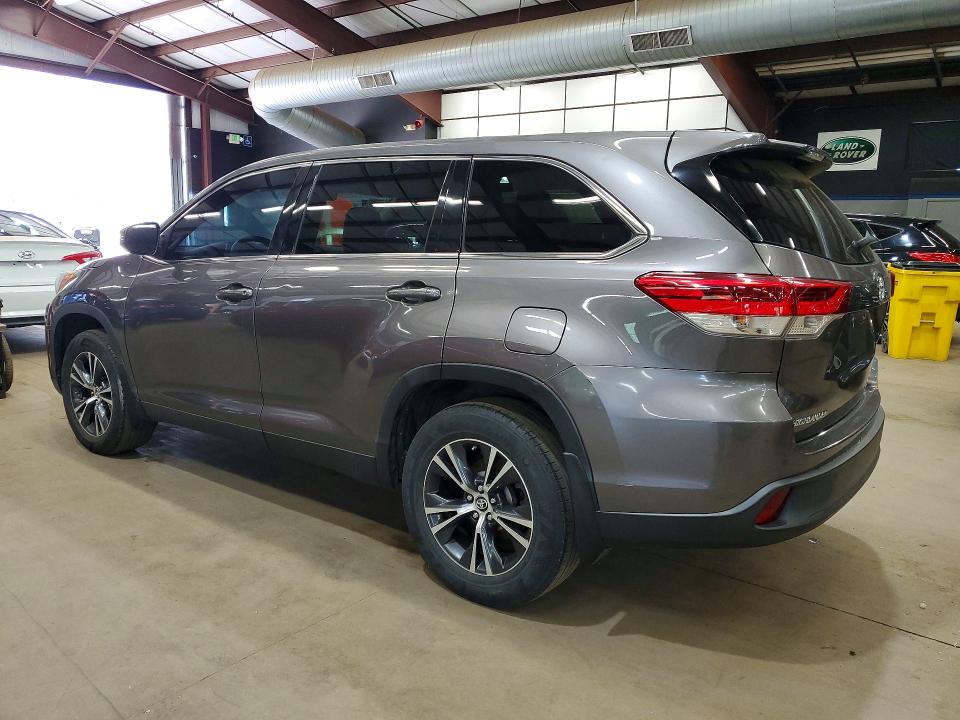 Photo 2 from auction – 2019 TOYOTA HIGHLANDER with VIN 5TDBZRFH1KS916654