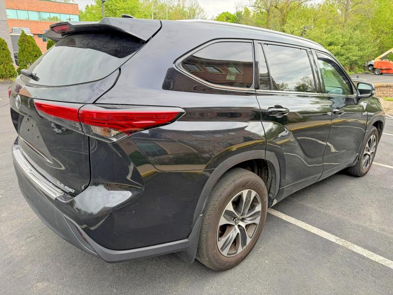 Photo 3 from auction – 2022 TOYOTA HIGHLANDER with VIN 5TDGZRBH5NS591314