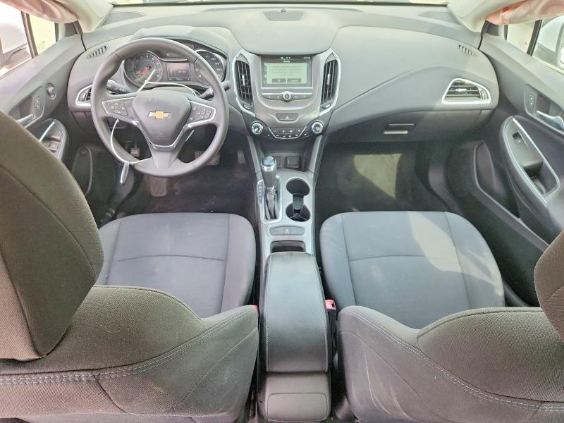 Photo 8 from auction – 2018 CHEVROLET CRUZ with VIN 1G1BE5SM2J7220989