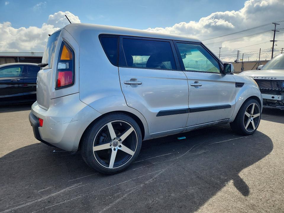 Photo 3 from auction – 2011 KIA SOUL with VIN KNDJT2A24B7315787