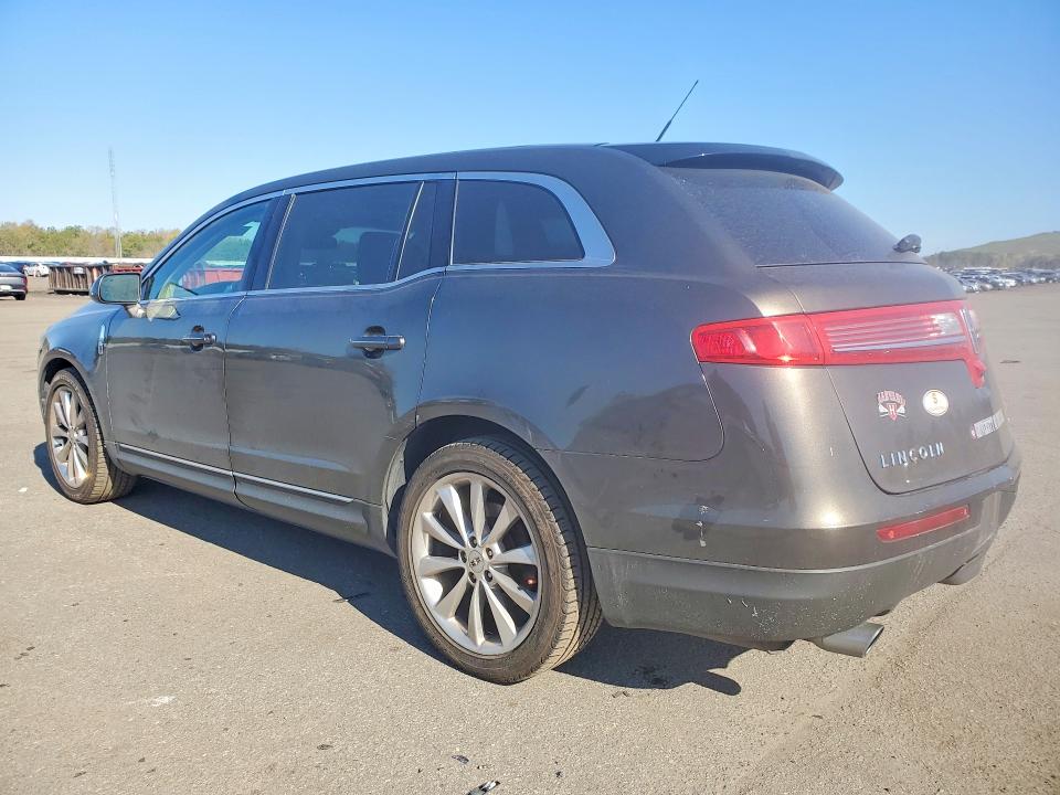 Photo 2 from auction – 2011 LINCOLN MKT with VIN 2LMHJ5AT1BBJ52926