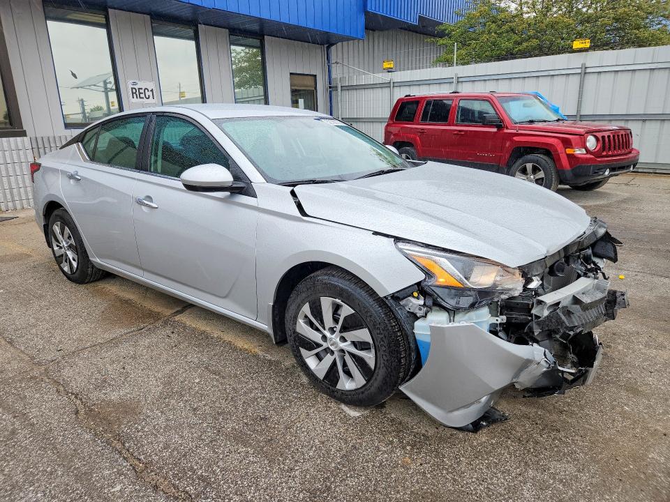 Photo 4 from auction – 2019 NISSAN ALTIMA with VIN 1N4BL4BV1KC133678