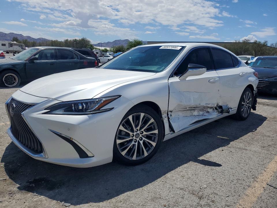 LEXUS ES 2020 مع رقم تعريف المركبة 58AD21B14LU004688 - صورة من المزاد