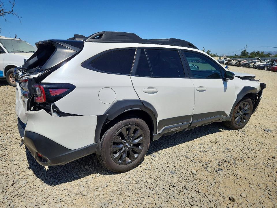 Photo 3 from auction – 2023 SUBARU OUTBACK with VIN 4S4BTGLD3P3133752