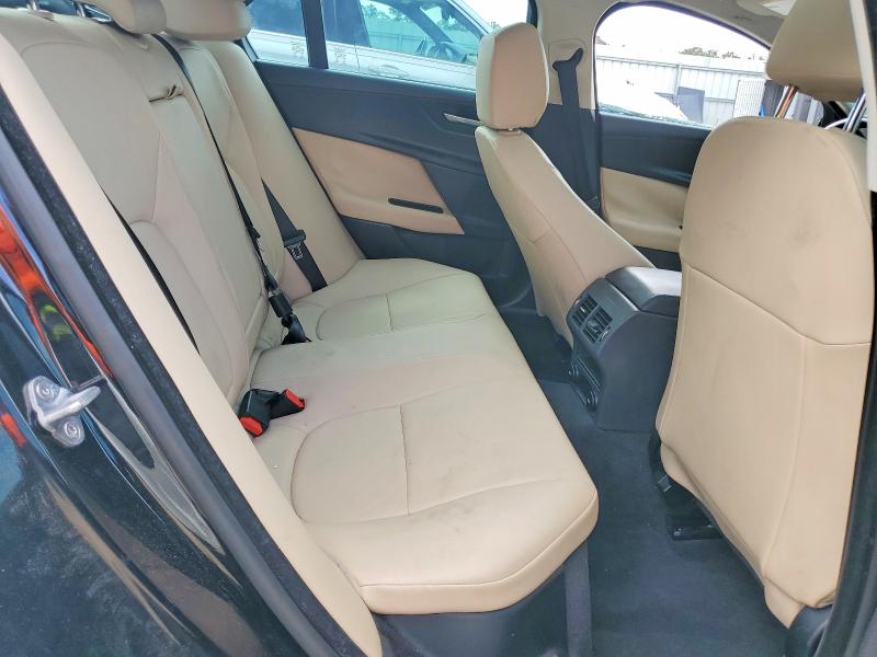 Photo 10 from auction – 2018 JAGUAR XE with VIN SAJAD4FXXJCP31685