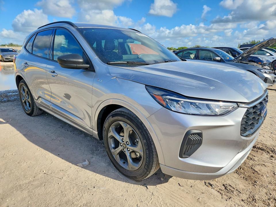 Photo 4 from auction – 2023 FORD ESCAPE with VIN 1FMCU0MN6PUB21833