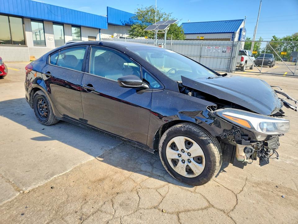 Photo 4 from auction – 2018 KIA FORTE with VIN 3KPFK4A71JE195753