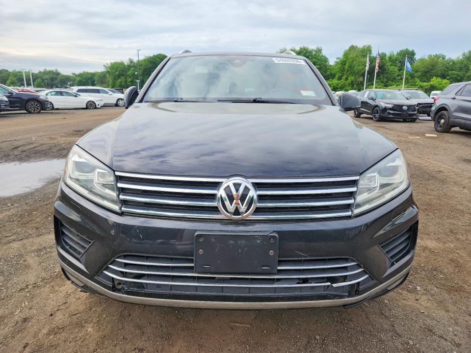 Photo 5 from auction – 2017 VOLKSWAGEN TOUAREG with VIN WVGRF7BP9HD000586