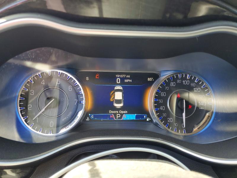 Photo 9 from auction – 2015 CHRYSLER 200 with VIN 1C3CCCCB3FN745148