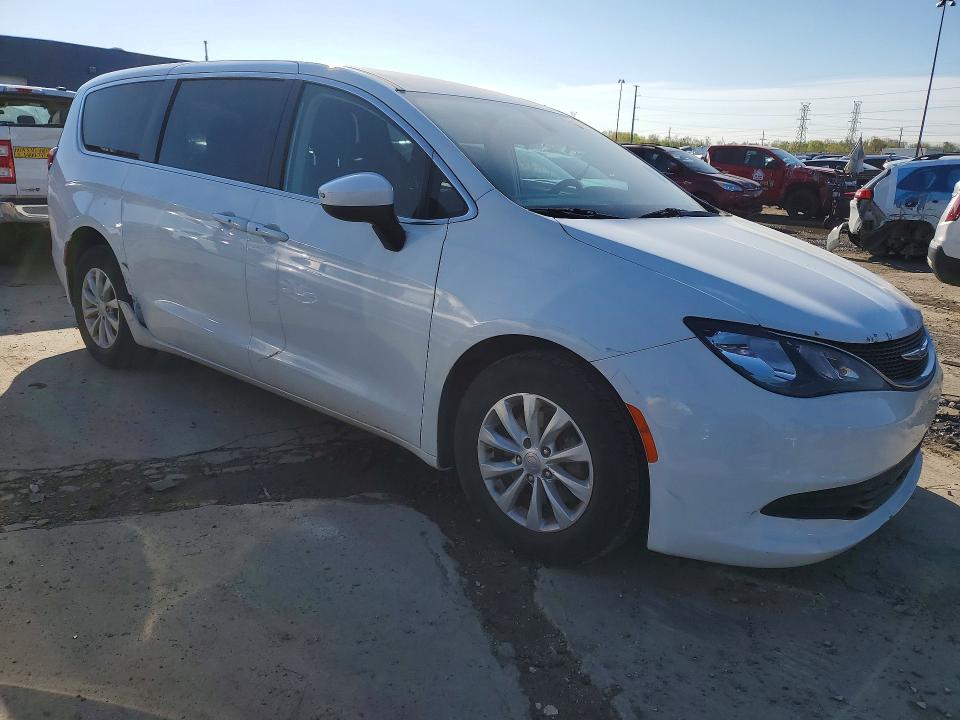 Photo 4 from auction – 2017 CHRYSLER PACIFICA with VIN 2C4RC1DG2HR633869