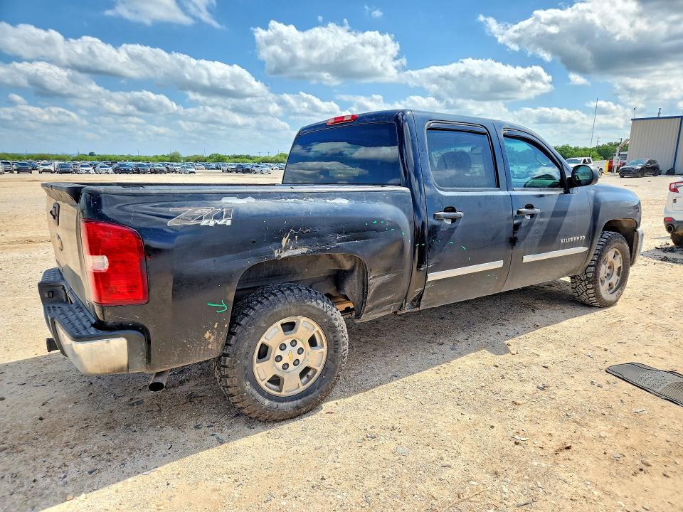 Photo 3 from auction – 2013 CHEVROLET SILVERADO with VIN 3GCPKSE78DG140616