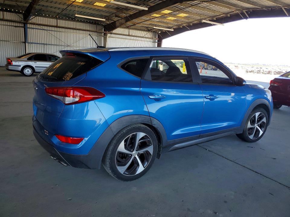 Photo 3 from auction – 2016 HYUNDAI TUCSON with VIN KM8J33A24GU049097