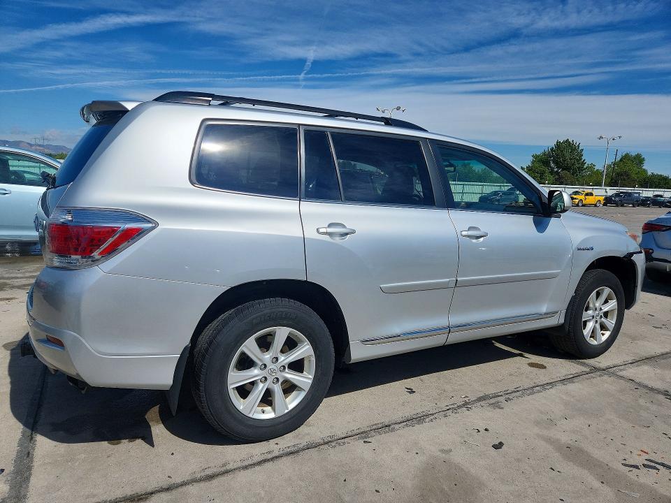 Photo 3 from auction – 2011 TOYOTA HIGHLANDER with VIN JTEBC3EH2B2002352