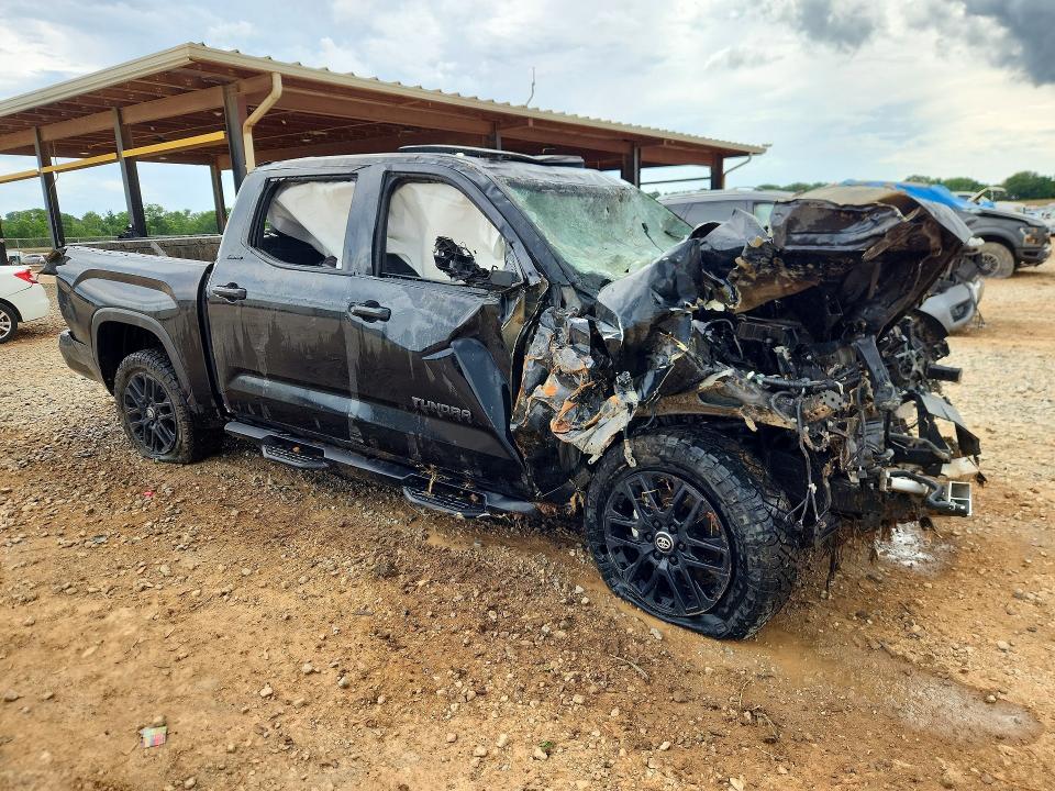 Photo 4 from auction – 2026 TOYOTA TUNDRA with VIN 5TFWA5DB2TX380485
