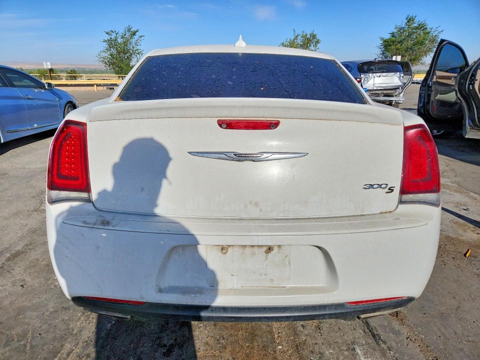 Zdjęcie 6 z aukcji – 2018 CHRYSLER 300 z VIN 2C3CCABGXJH127327