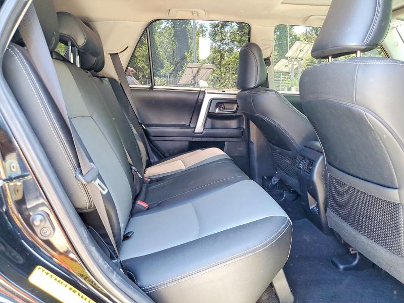 Photo 11 from auction – 2020 TOYOTA 4RUNNER with VIN JTEBU5JR1L5737573