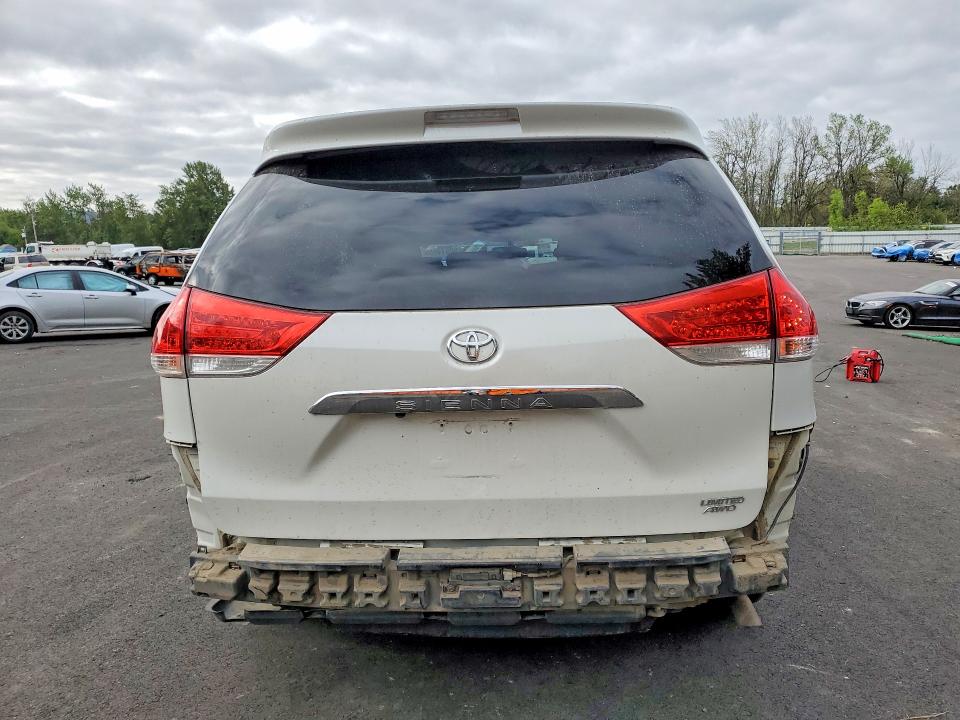 Photo 6 from auction – 2012 TOYOTA SIENNA with VIN 5TDDK3DC8CS043441