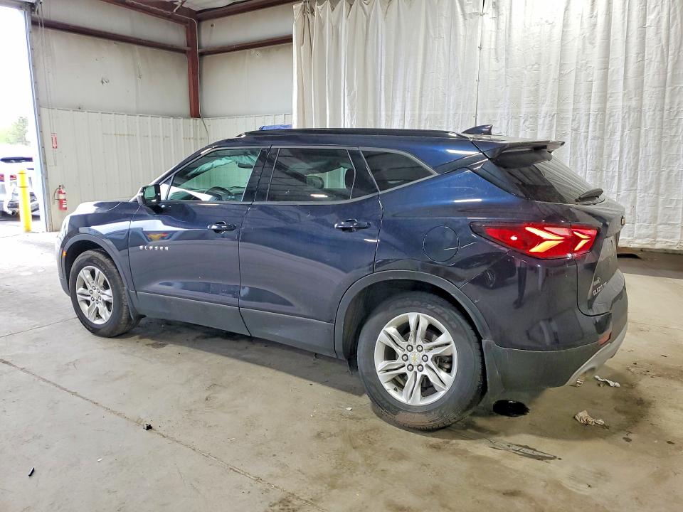 Photo 2 from auction – 2021 CHEVROLET BLAZER with VIN 3GNKBHR43MS516656