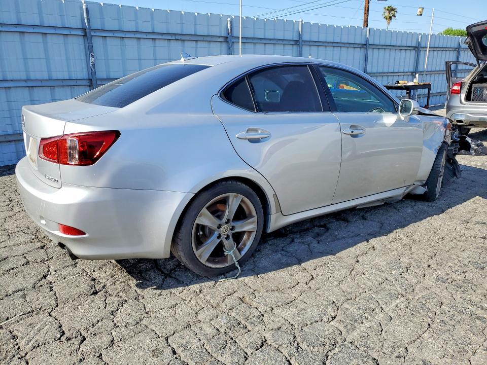 Photo 3 from auction – 2011 LEXUS IS with VIN JTHBF5C22B2101838