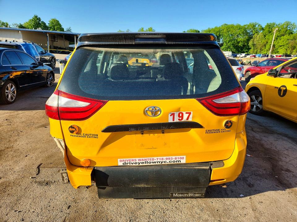 Photo 6 from auction – 2016 TOYOTA SIENNA with VIN 5TDZK3DC9GS756019