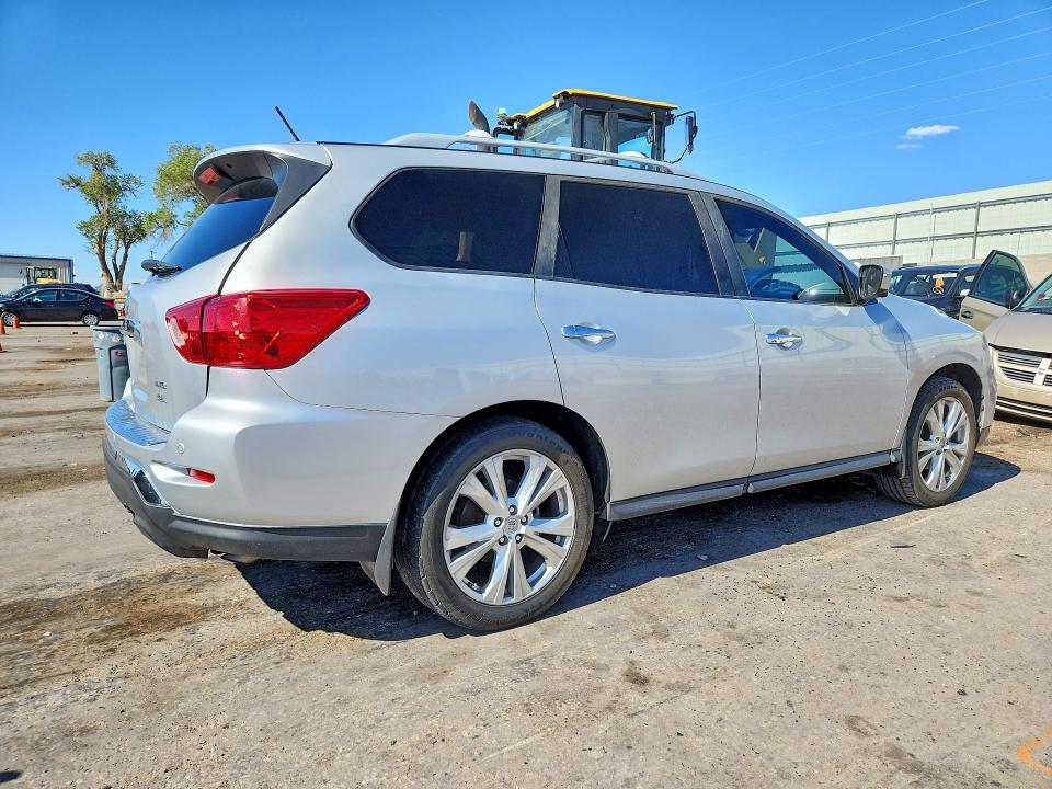 Photo 3 from auction – 2018 NISSAN PATHFINDER with VIN 5N1DR2MM3JC613743