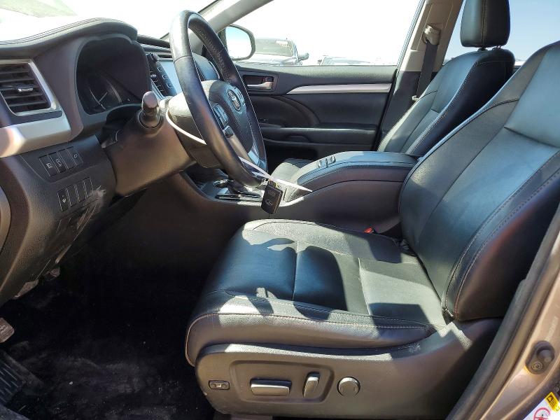 Photo 7 from auction – 2018 TOYOTA HIGHLANDER with VIN 5TDJZRFH5JS560574