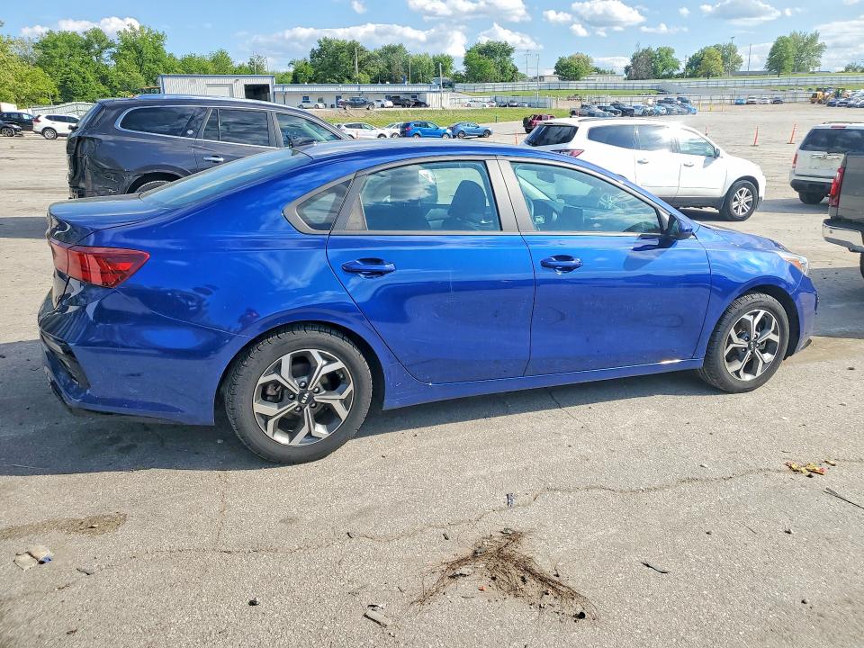 Photo 3 from auction – 2021 KIA FORTE with VIN 3KPF24AD4ME277258