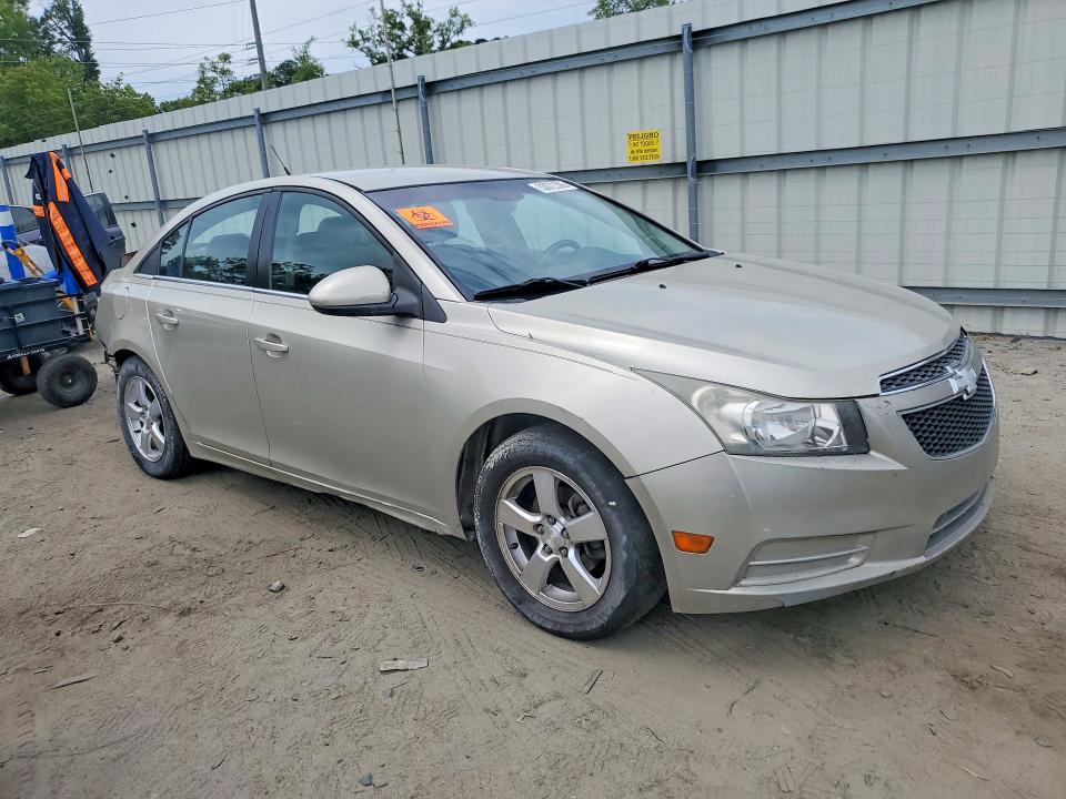 Photo 4 from auction – 2014 CHEVROLET CRUZE with VIN 1G1PC5SB0E7190536