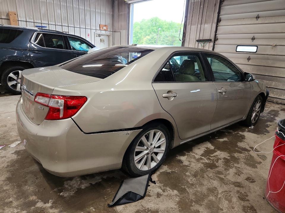 Photo 3 from auction – 2014 TOYOTA CAMRY with VIN 4T1BK1FK8EU027590