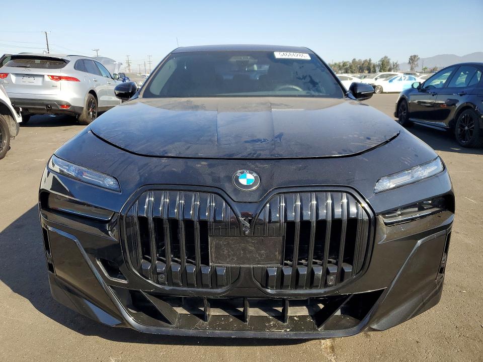Photo 5 from auction – 2023 BMW 7 SERIES with VIN WBA23EH0XPCM41416