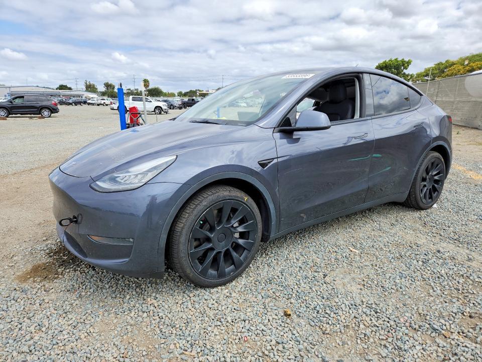 TESLA MODEL Y 2021 with VIN 5YJYGDEEXMF217637 - Photo from auction