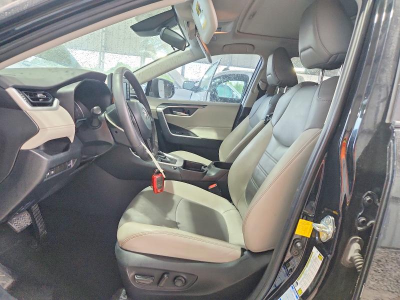 Photo 7 from auction – 2019 TOYOTA RAV4 with VIN 2T3A1RFV5KW078104