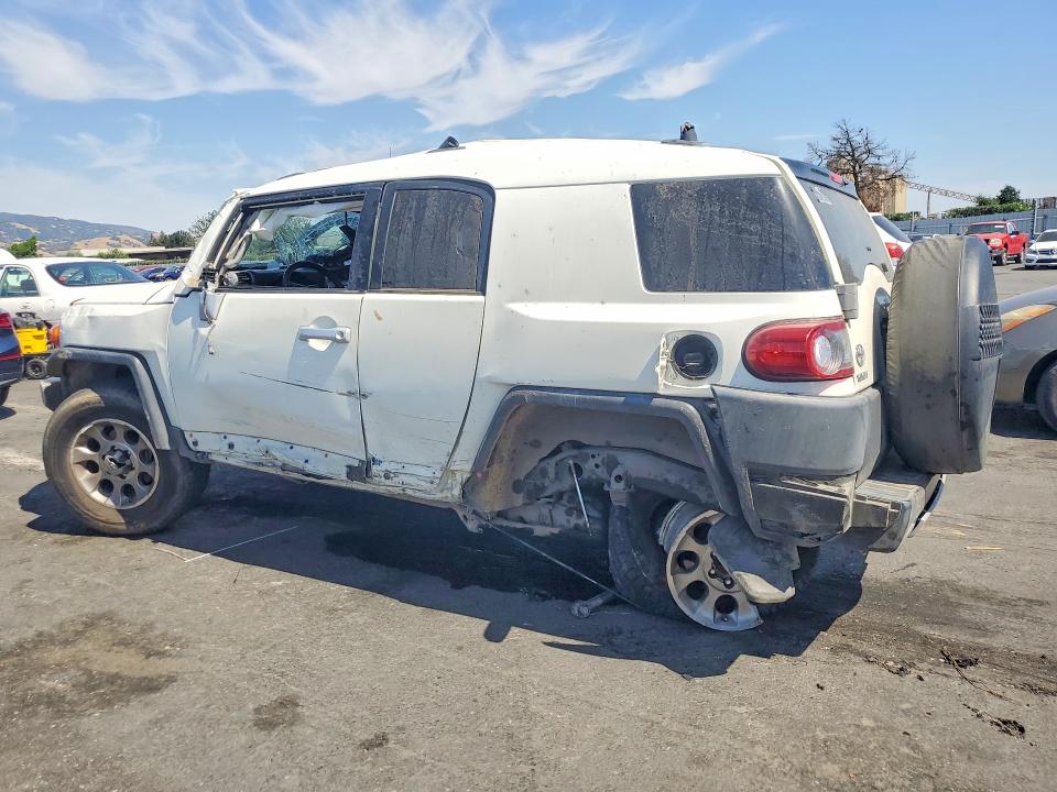 Photo 2 from auction – 2012 TOYOTA FJ CRUISER with VIN JTEBU4BF4CK138148