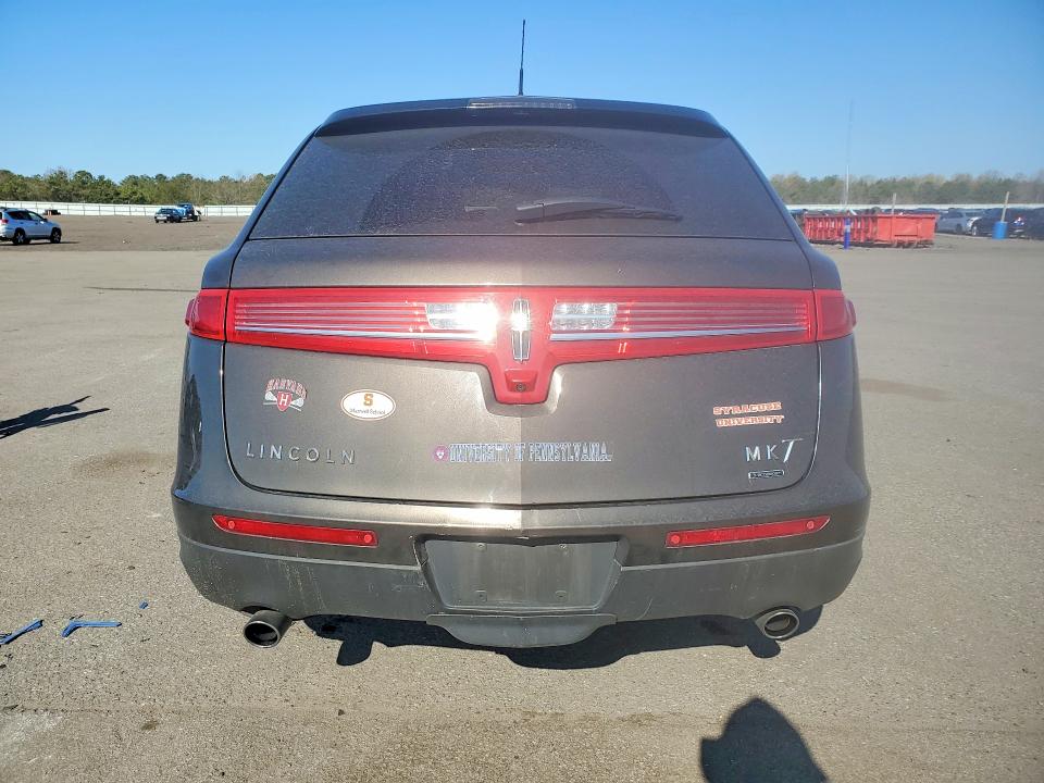 Photo 6 from auction – 2011 LINCOLN MKT with VIN 2LMHJ5AT1BBJ52926