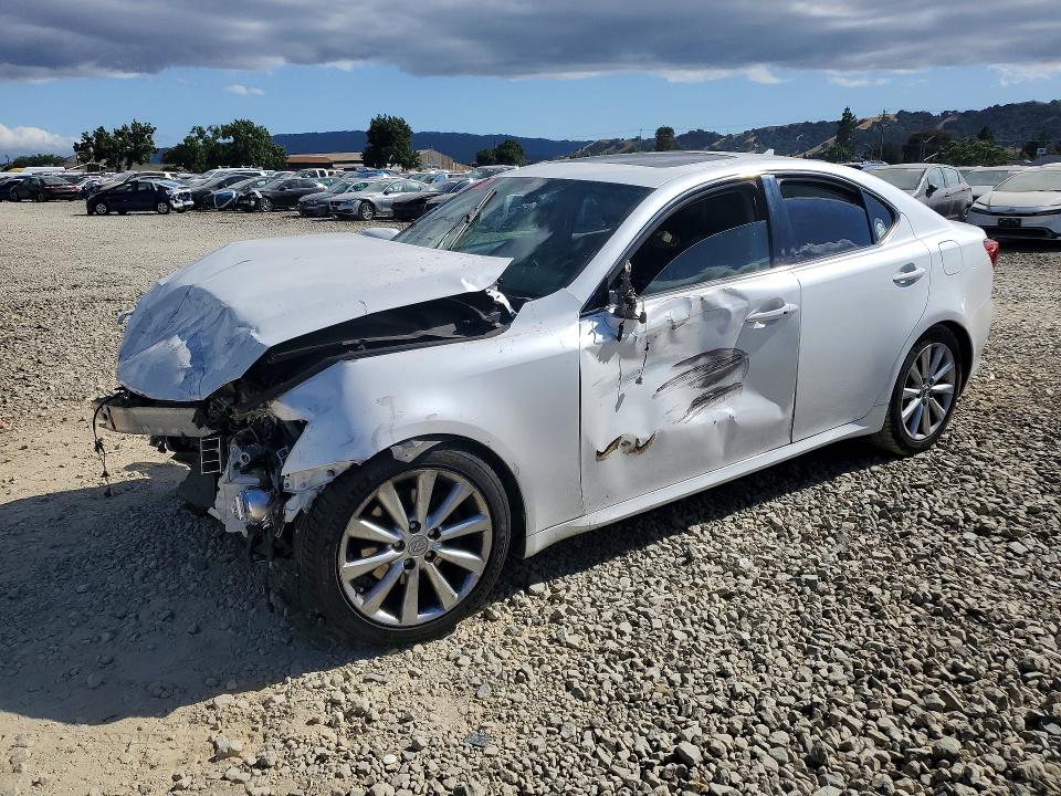 LEXUS IS 2009 with VIN JTHBK262392084158 - Photo from auction