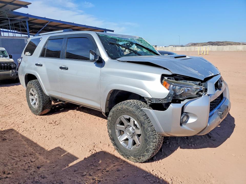 Photo 4 from auction – 2016 TOYOTA 4RUNNER with VIN JTEBU5JR5G5387290