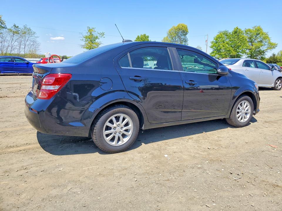 Photo 3 from auction – 2018 CHEVROLET SONIC with VIN 1G1JD5SH7J4120597