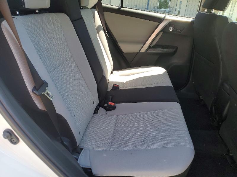 Photo 11 from auction – 2018 TOYOTA RAV4 with VIN JTMRFREV9JJ256051