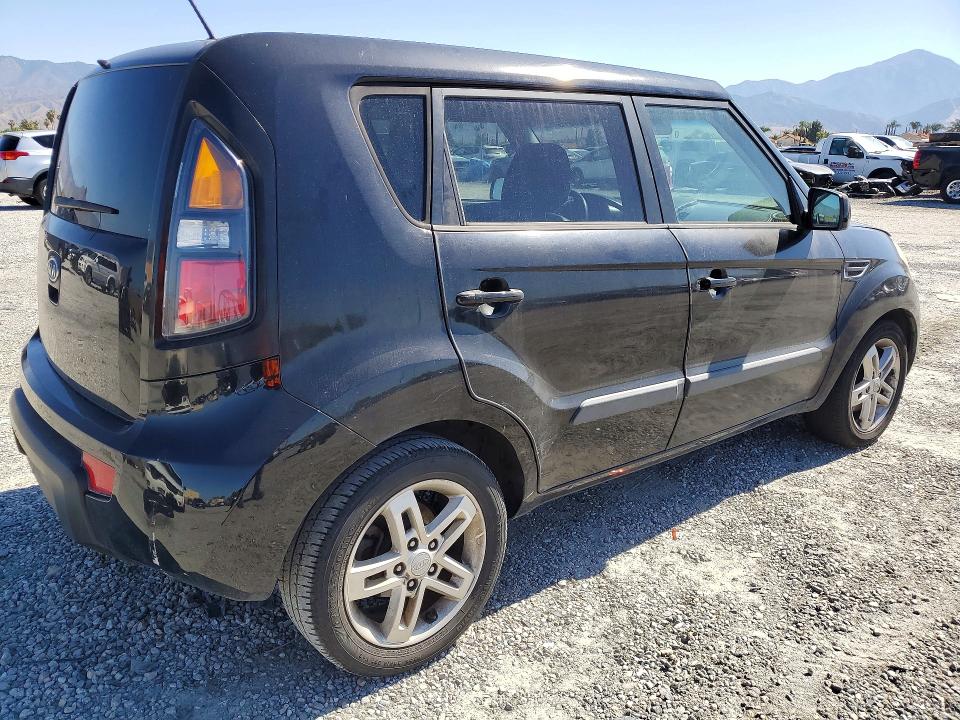 Photo 3 from auction – 2011 KIA SOUL with VIN KNDJT2A24B7710424