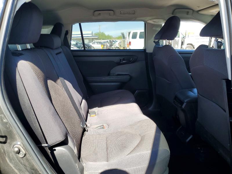 Photo 11 from auction – 2022 TOYOTA HIGHLANDER with VIN 5TDCZRBH9NS580797