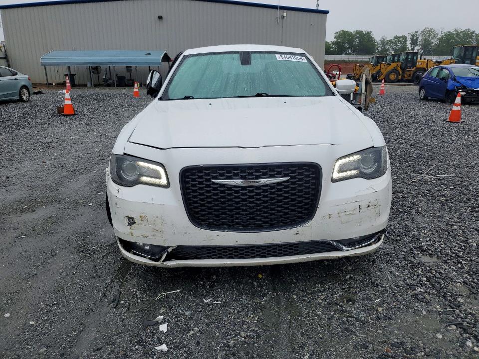 Photo 5 from auction – 2016 CHRYSLER 300 with VIN 2C3CCABG5GH135067