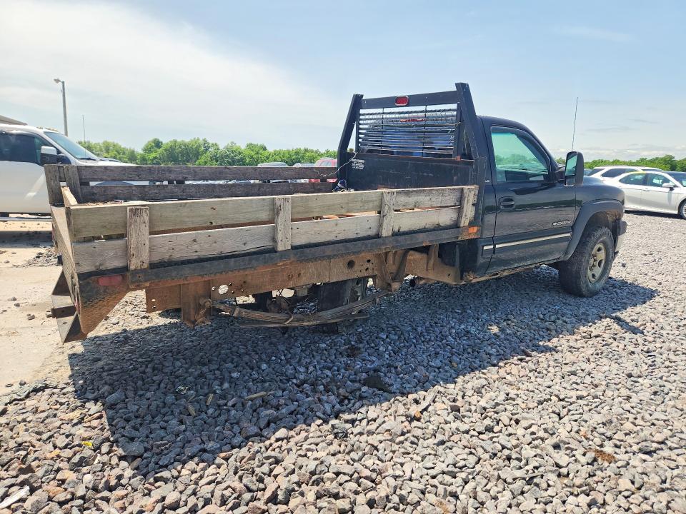 Photo 3 from auction – 2001 CHEVROLET SILVERADO with VIN 1GCHK24U71E132795