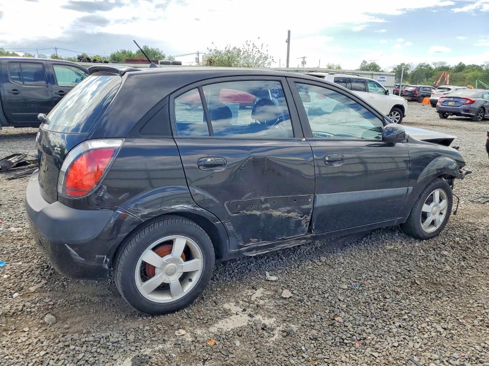 Photo 3 from auction – 2006 KIA RIO with VIN KNADE163966059920