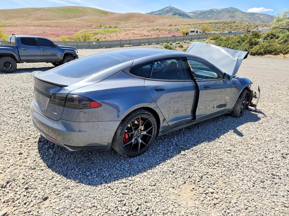 Photo 3 from auction – 2013 TESLA MODEL S with VIN 5YJSA1CP6DFP06921