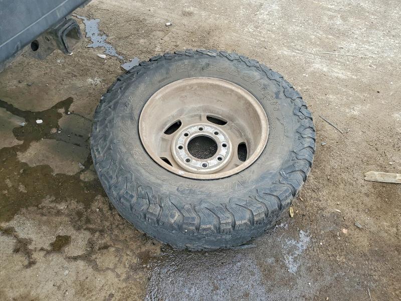Photo 12 from auction – 2019 CHEVROLET SILVERADO with VIN 1GC1CREG0KF128079