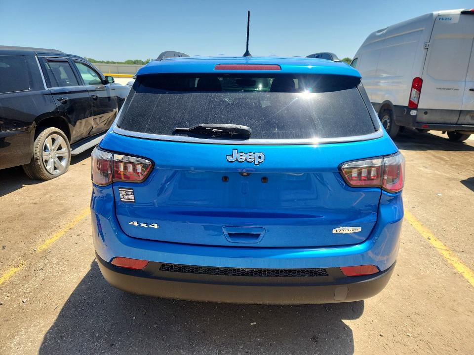 Photo 6 from auction – 2018 JEEP COMPASS with VIN 3C4NJDBB0JT239965