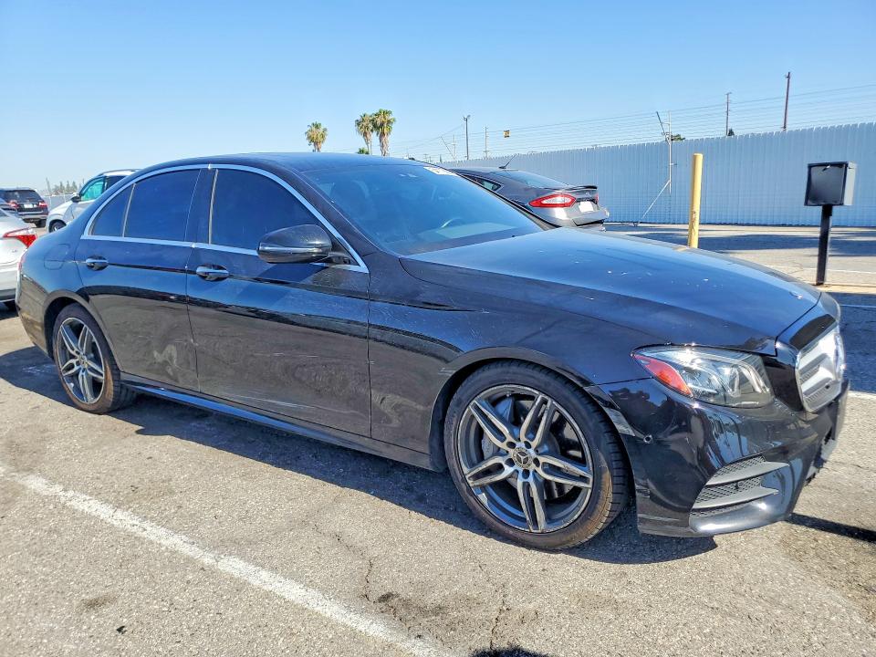 Photo 4 from auction – 2018 MERCEDES-BENZ E with VIN WDDZF4JB4JA408712