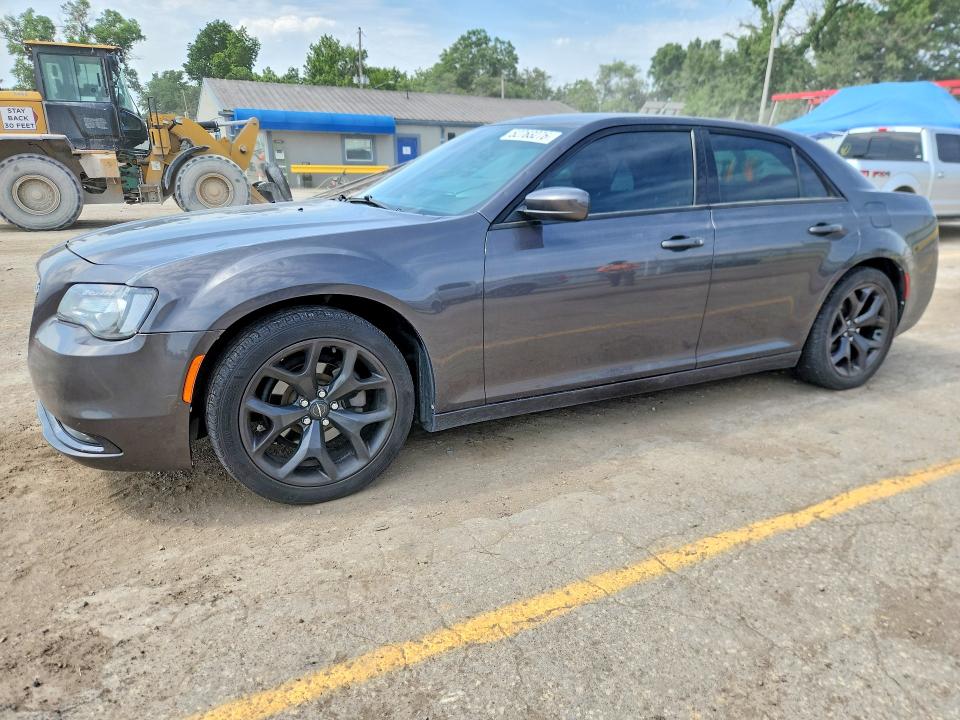 CHRYSLER 300 2019 with VIN 2C3CCABG9KH625925 - Photo from auction